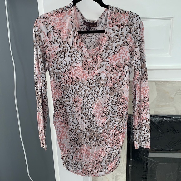 Dana Buchman size XL women’s pink leopard print long sleeve shirt soft stretchy - Picture 1 of 4